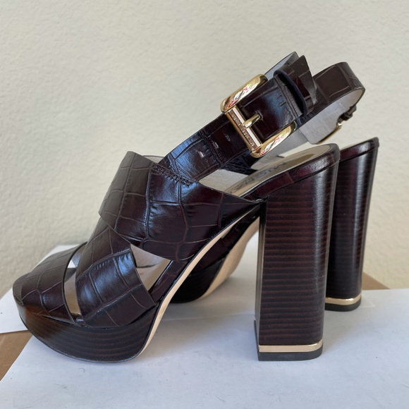 Michael kors croc print brown chunky heel with gold trimming - Picture 4 of 8